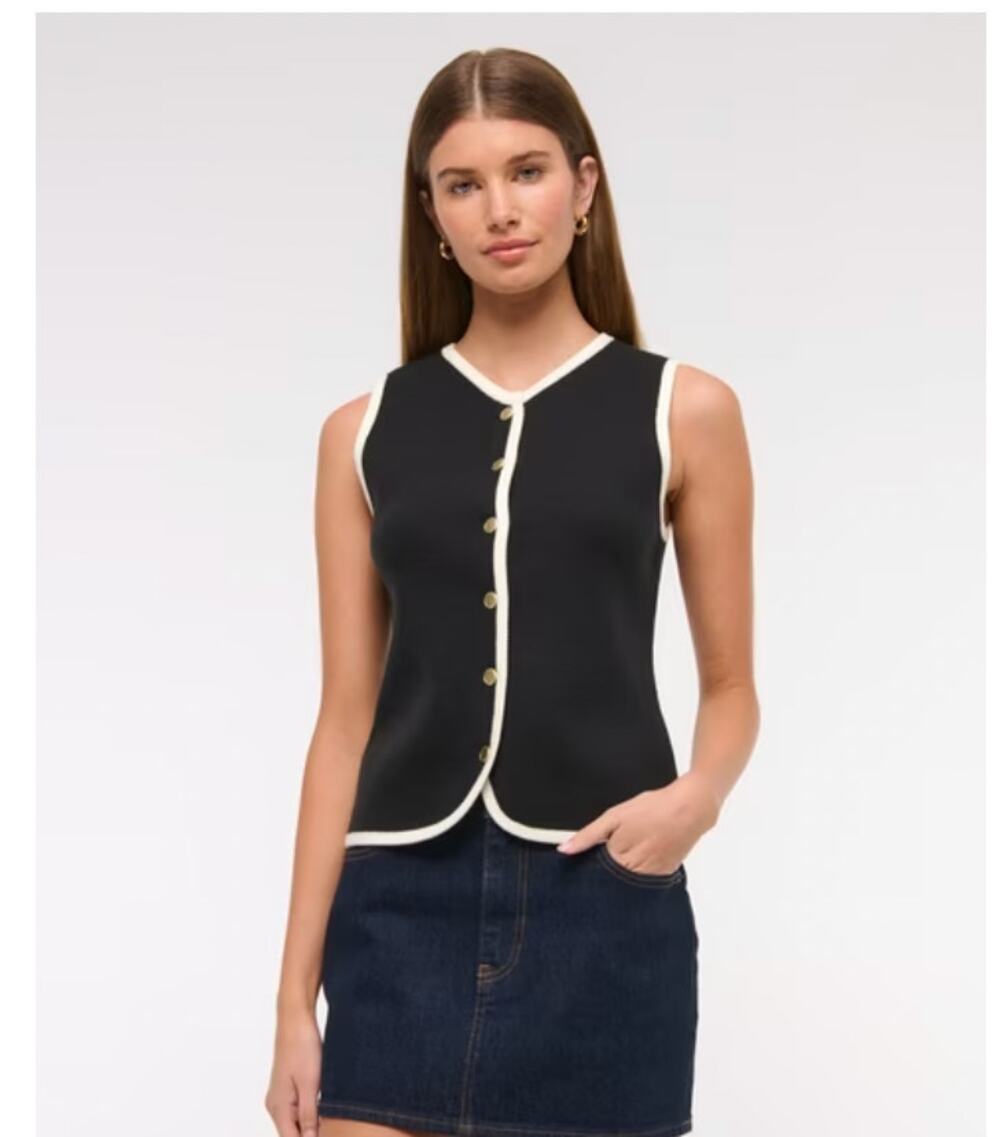 NWT Abercrombie & Fitch Mara High-V LuxeLoft Sweater Vest Black sz Medium